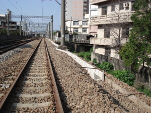 配合豐原臨時站一、二股道停用號誌施工及路基施工既設電纜遷移防護工程